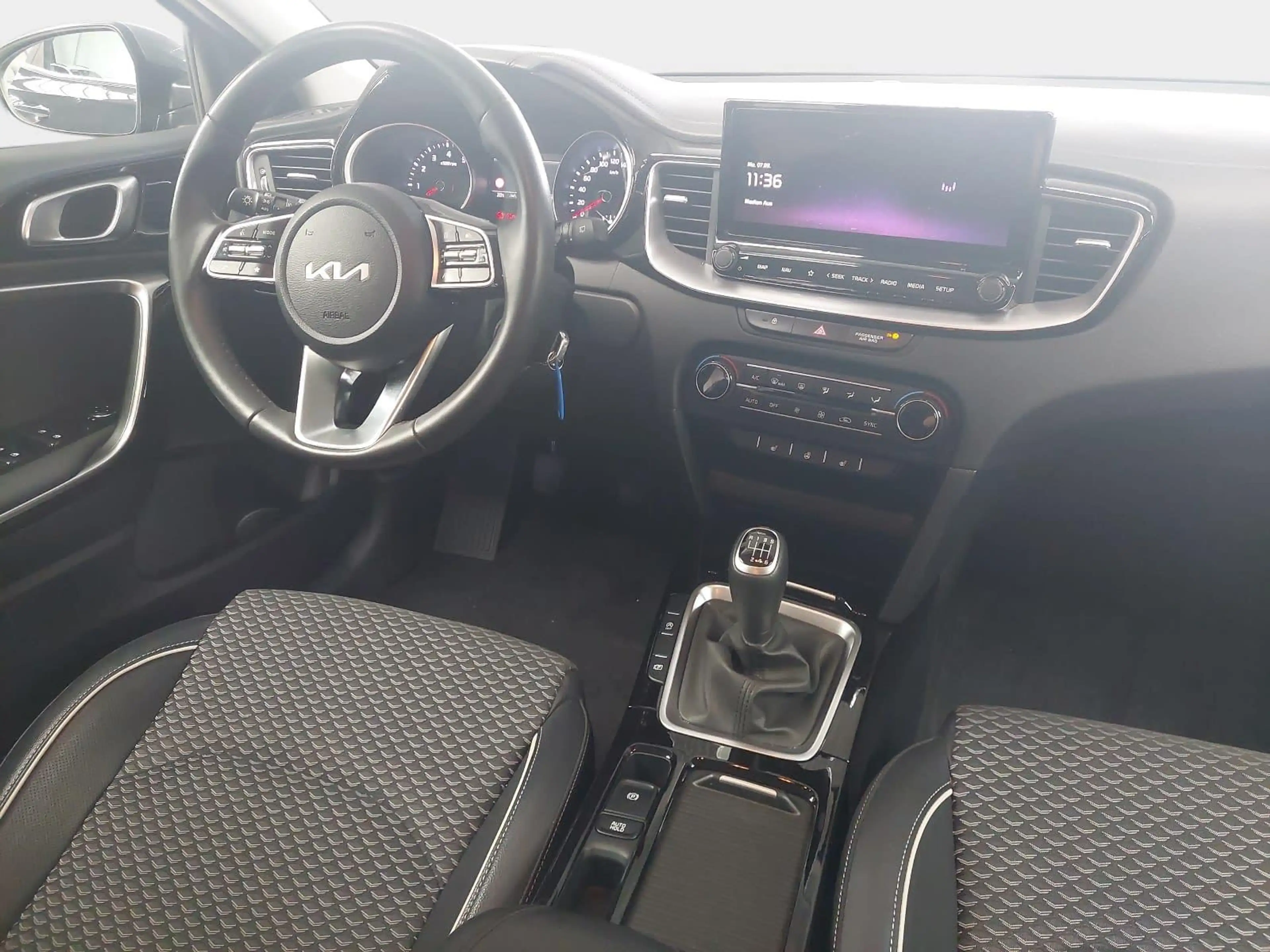 Kia XCeed XCEED 1.5 T-GDI VISION NAVI LED KLIMAAUTO — photo 9