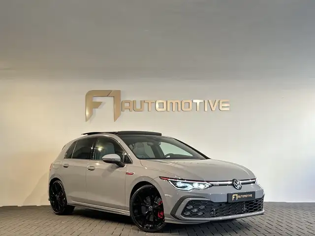 Volkswagen Golf view 4