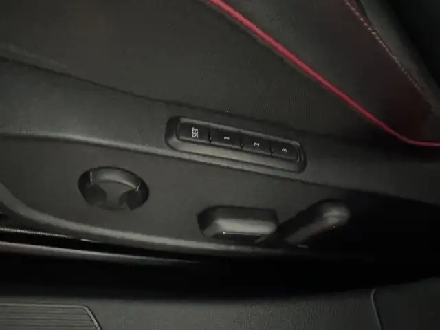 Volkswagen Golf view 13