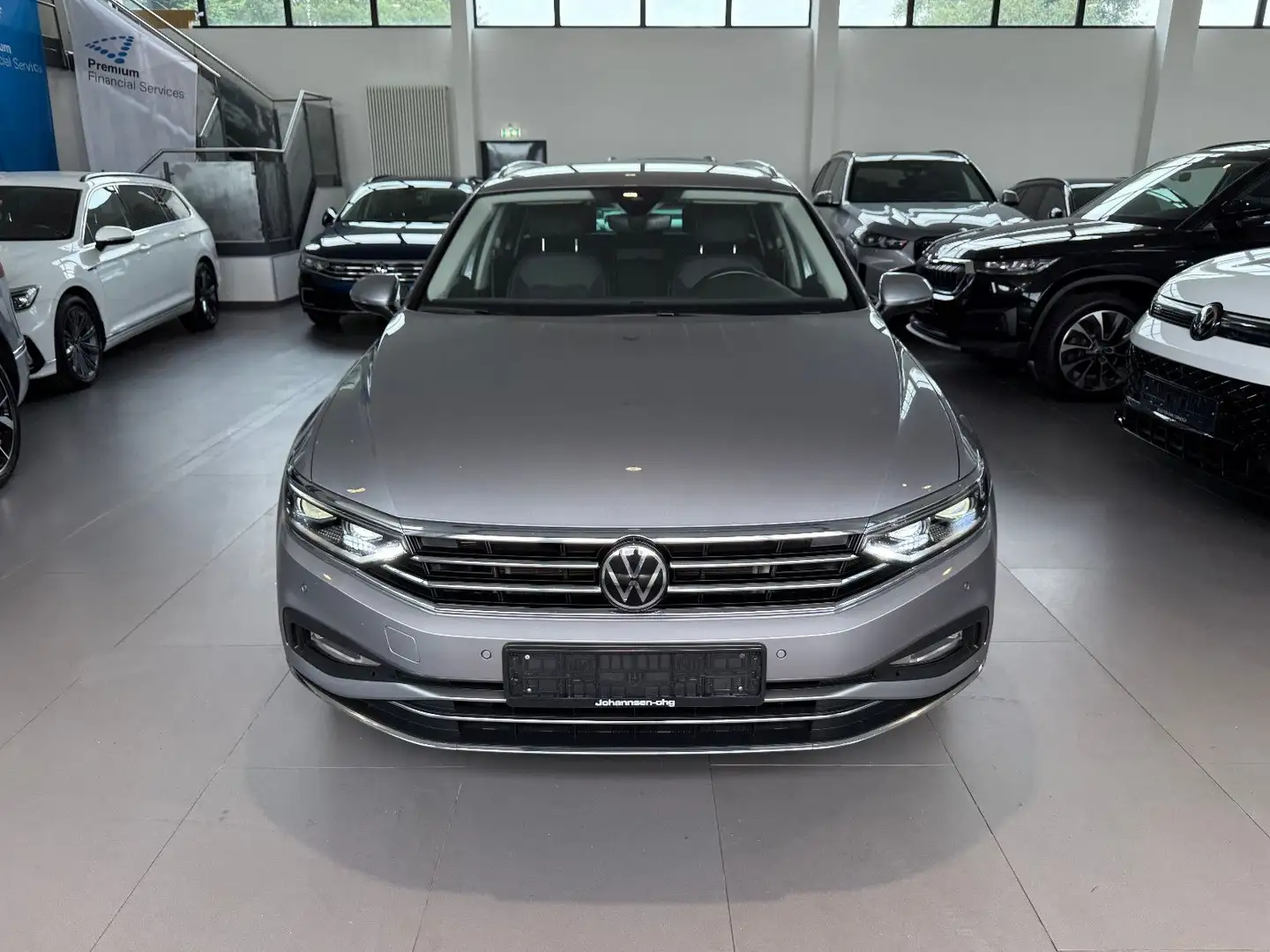 Volkswagen Passat Variant Passat Elegance 2.0 TDI DSG ACC/MATRIX/KAM/AHK Silber - 2