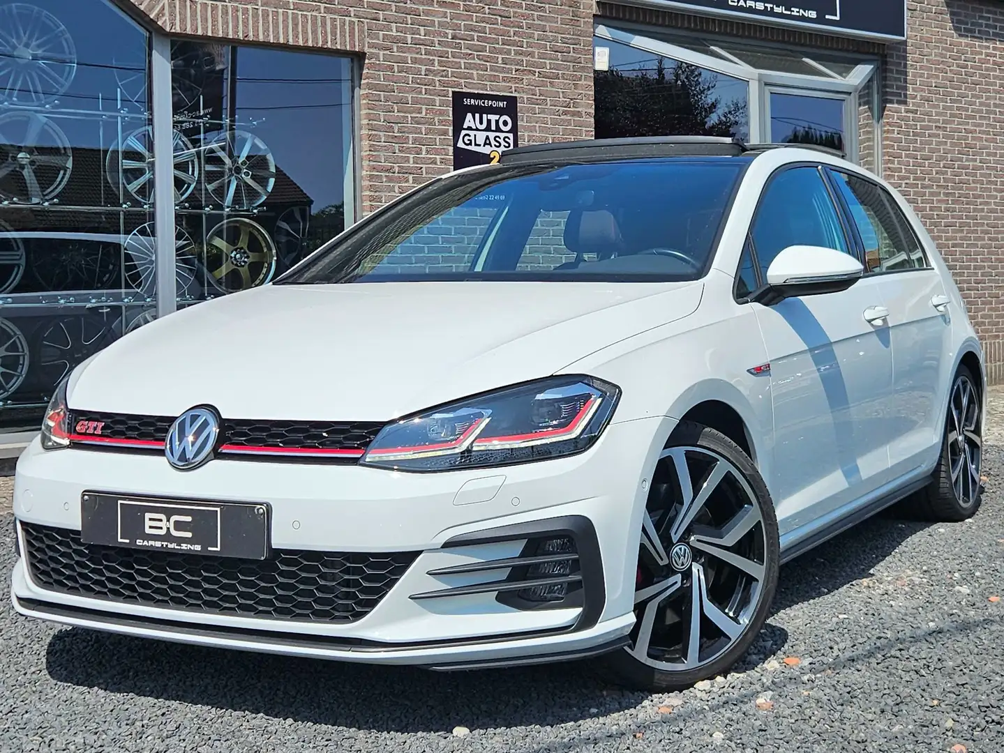 Volkswagen Golf GTI PANO, DCC, 19' PARK assist, .... Wit - 1