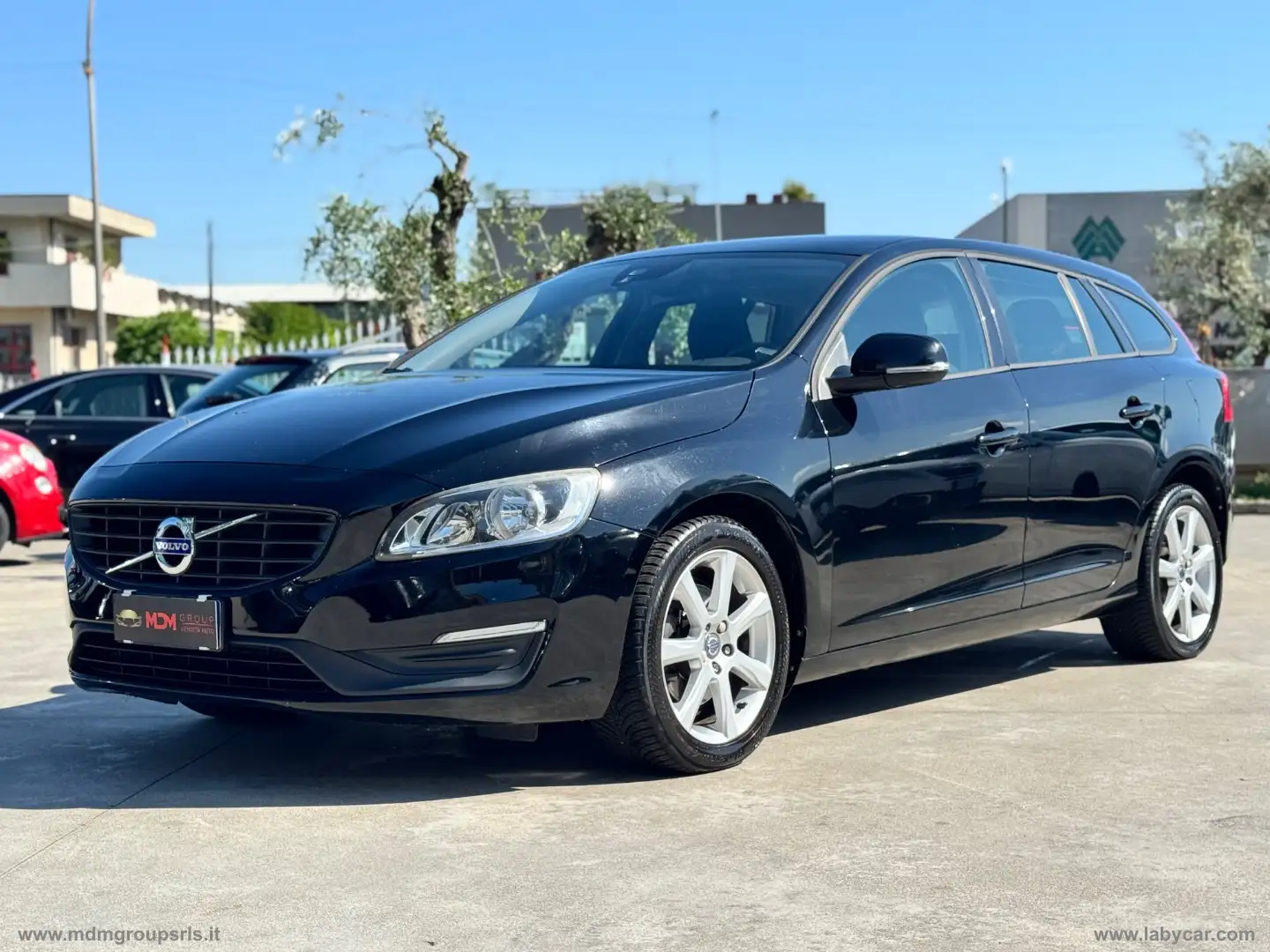 Volvo V60 D3 Geartronic Summum Noir - 1