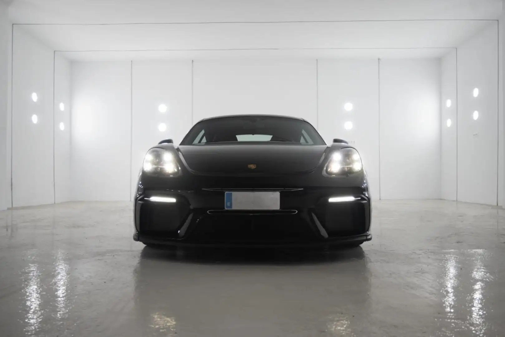 Porsche Cayman GT4 Negro - 1