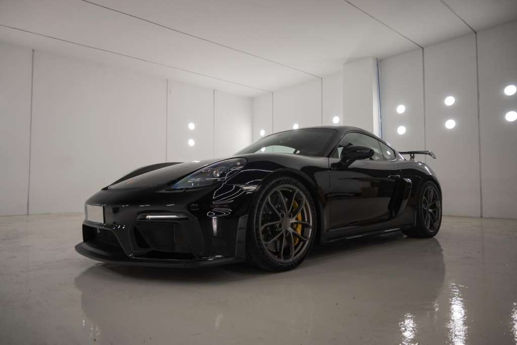 Porsche Cayman GT4 - foto 1