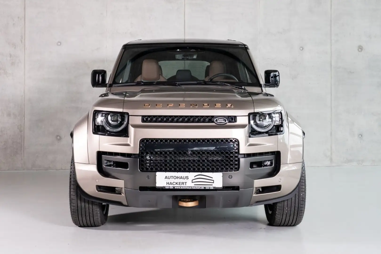 Land Rover Defender OCTA 110 P635 ON STOCK Gold - 2