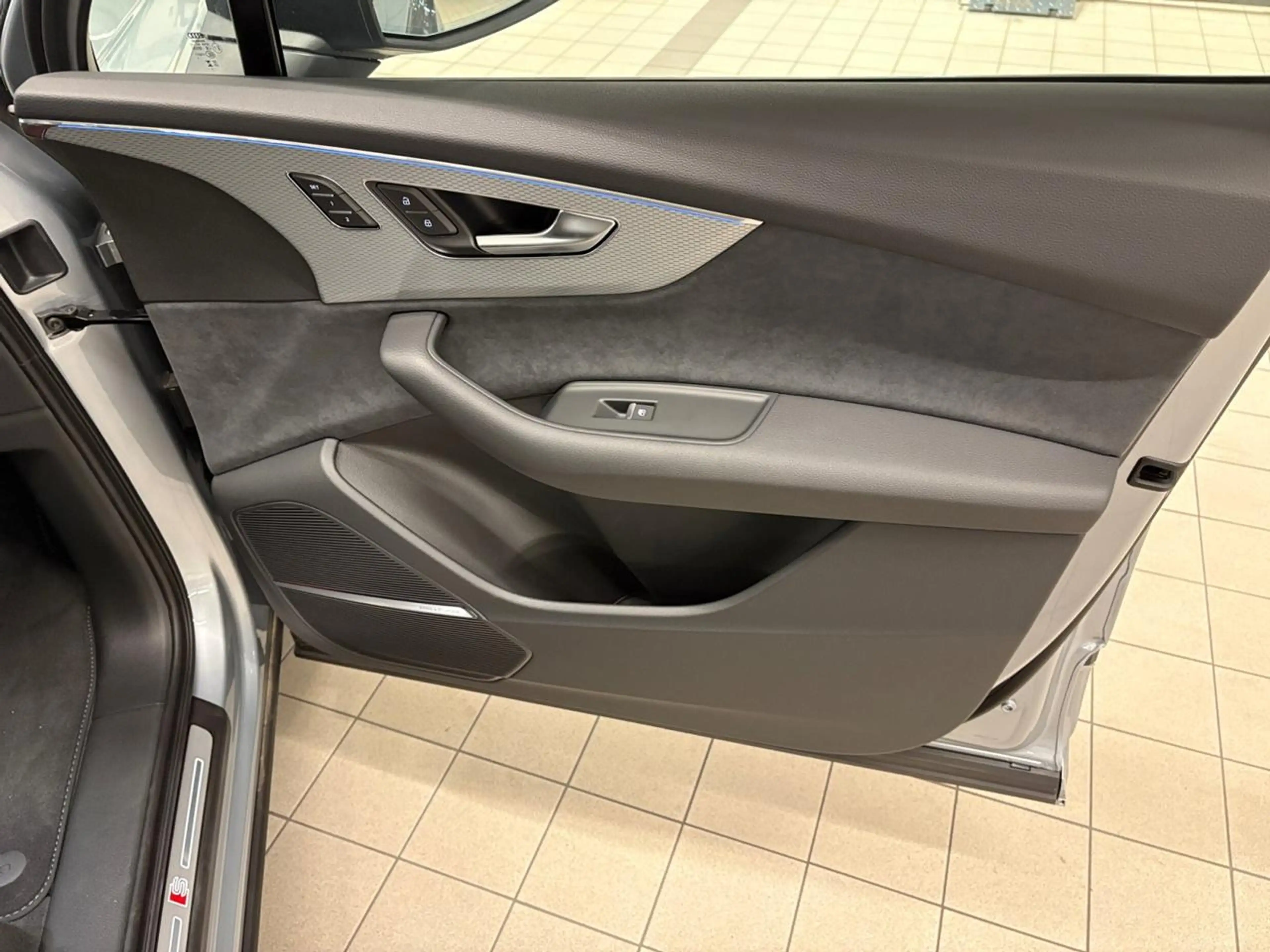 Audi Q7 Q7 e-hybrid 55 TFSI e Quattro S line Tiptronic (290 kW) — photo 12
