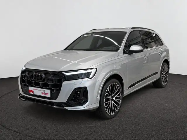 Audi Q7 view 2