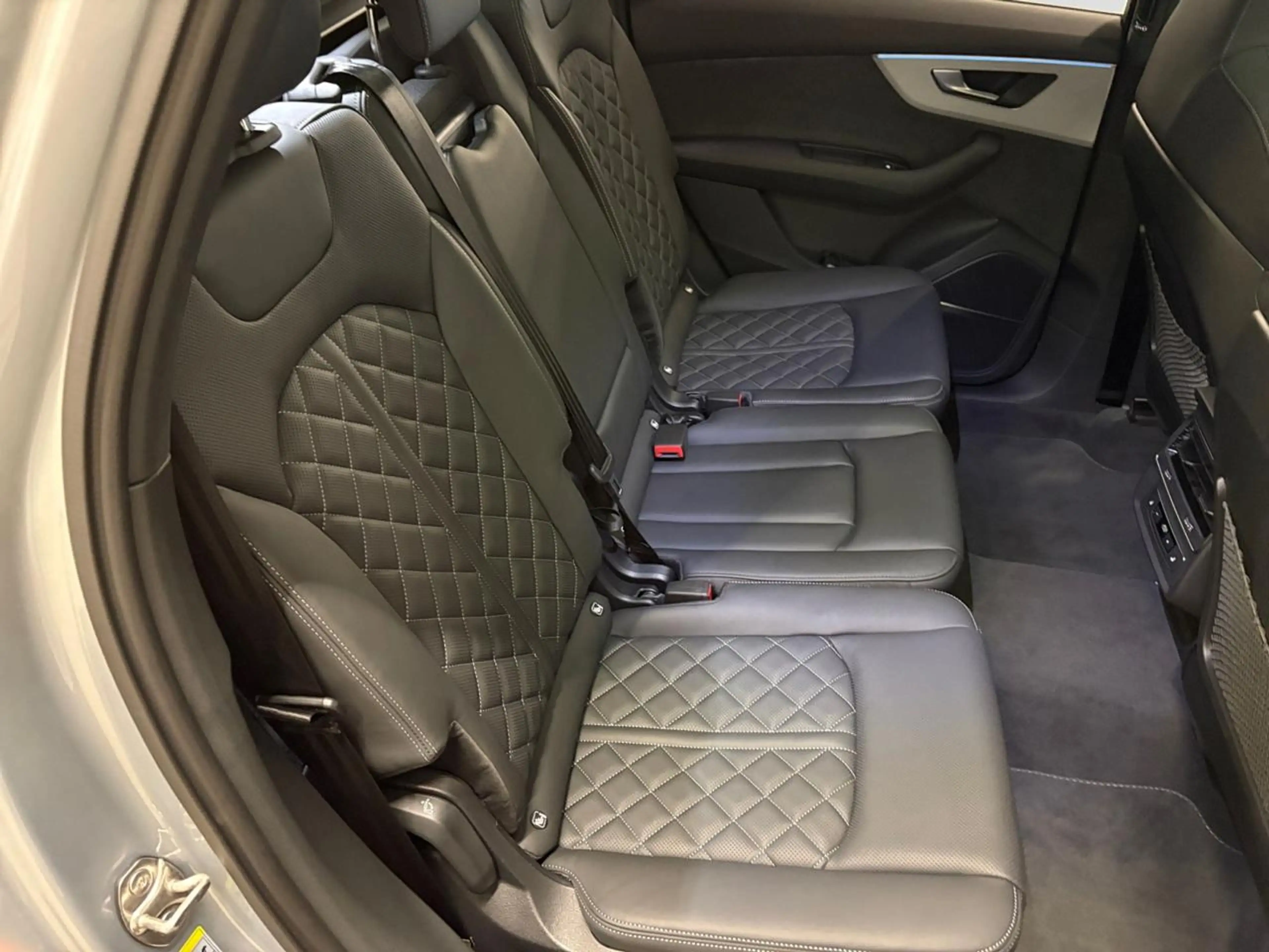Audi Q7 Q7 e-hybrid 55 TFSI e Quattro S line Tiptronic (290 kW) — photo 13