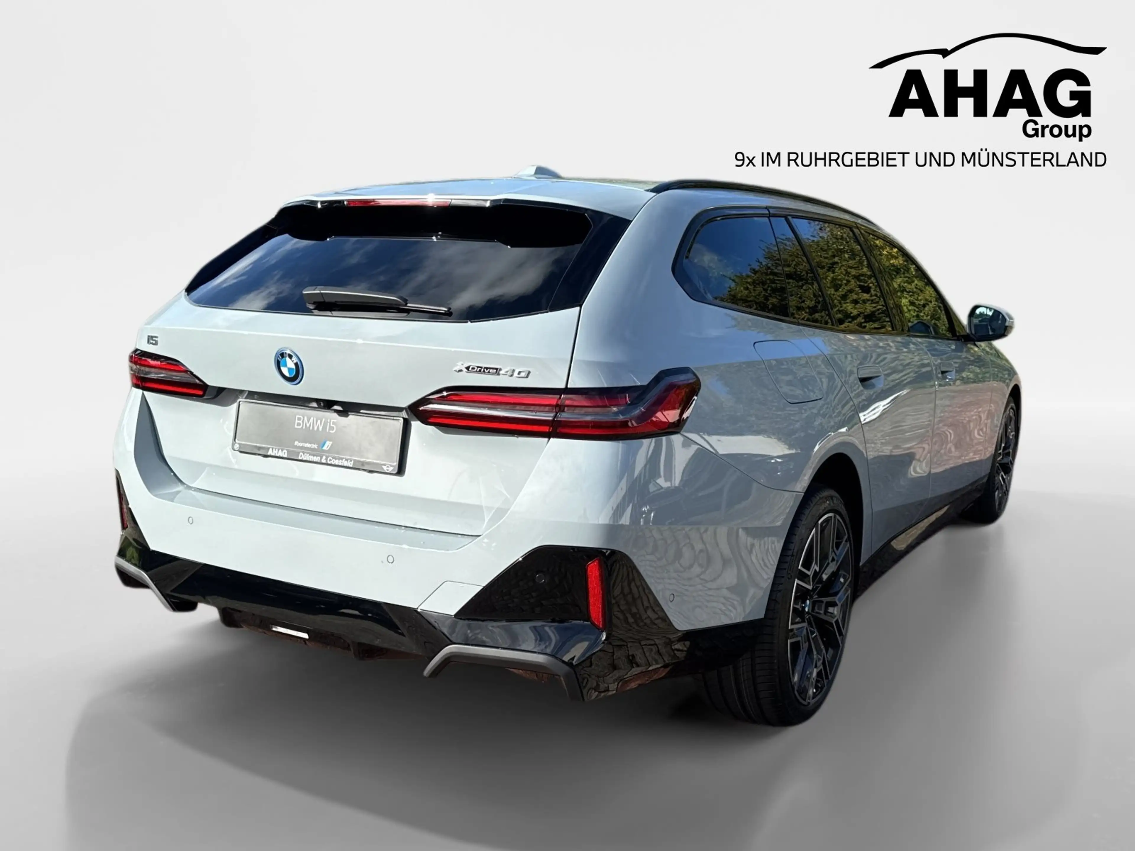 BMW i5 xDrive40 Touring — photo 4