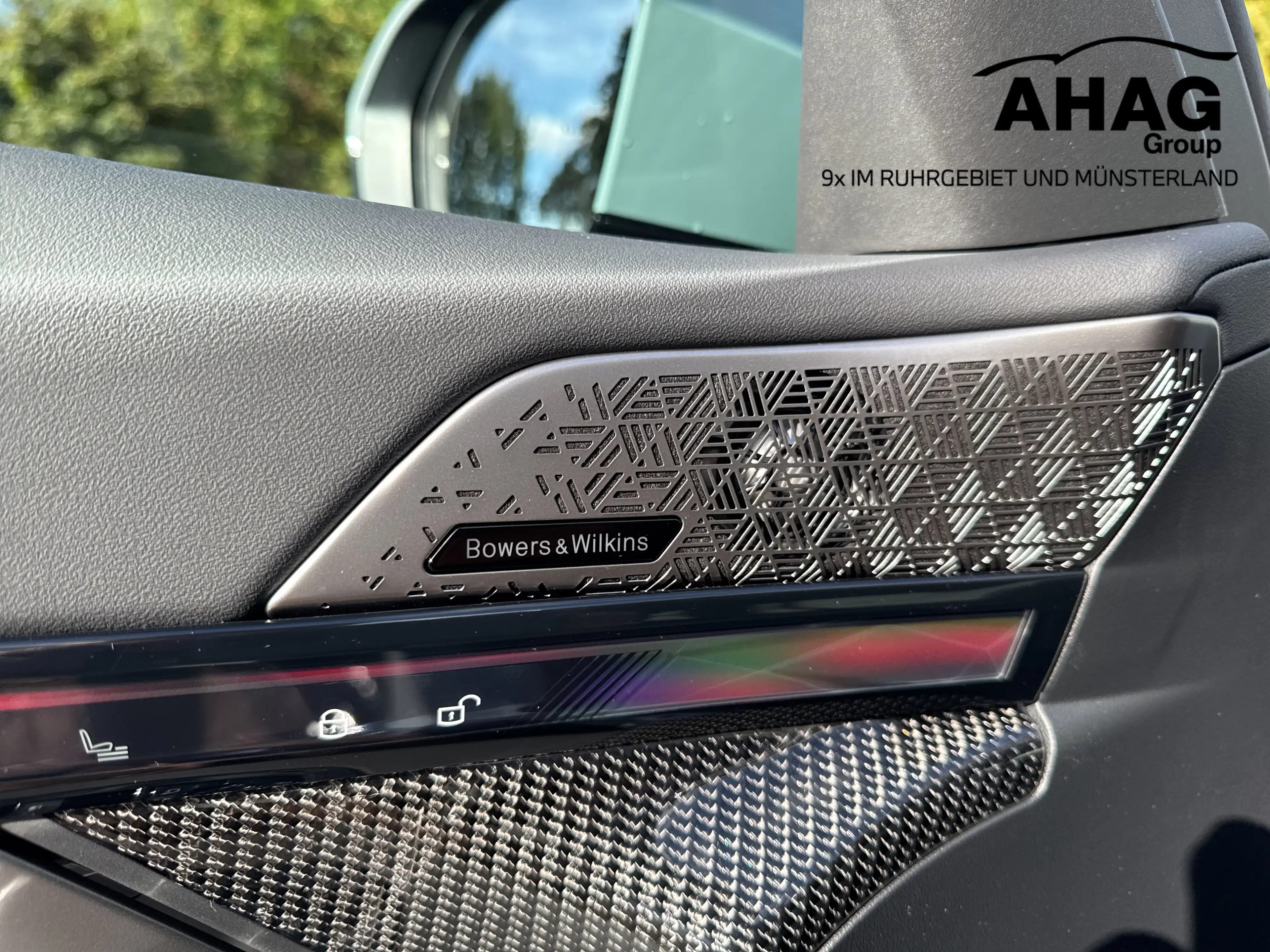 BMW i5 xDrive40 Touring — photo 15