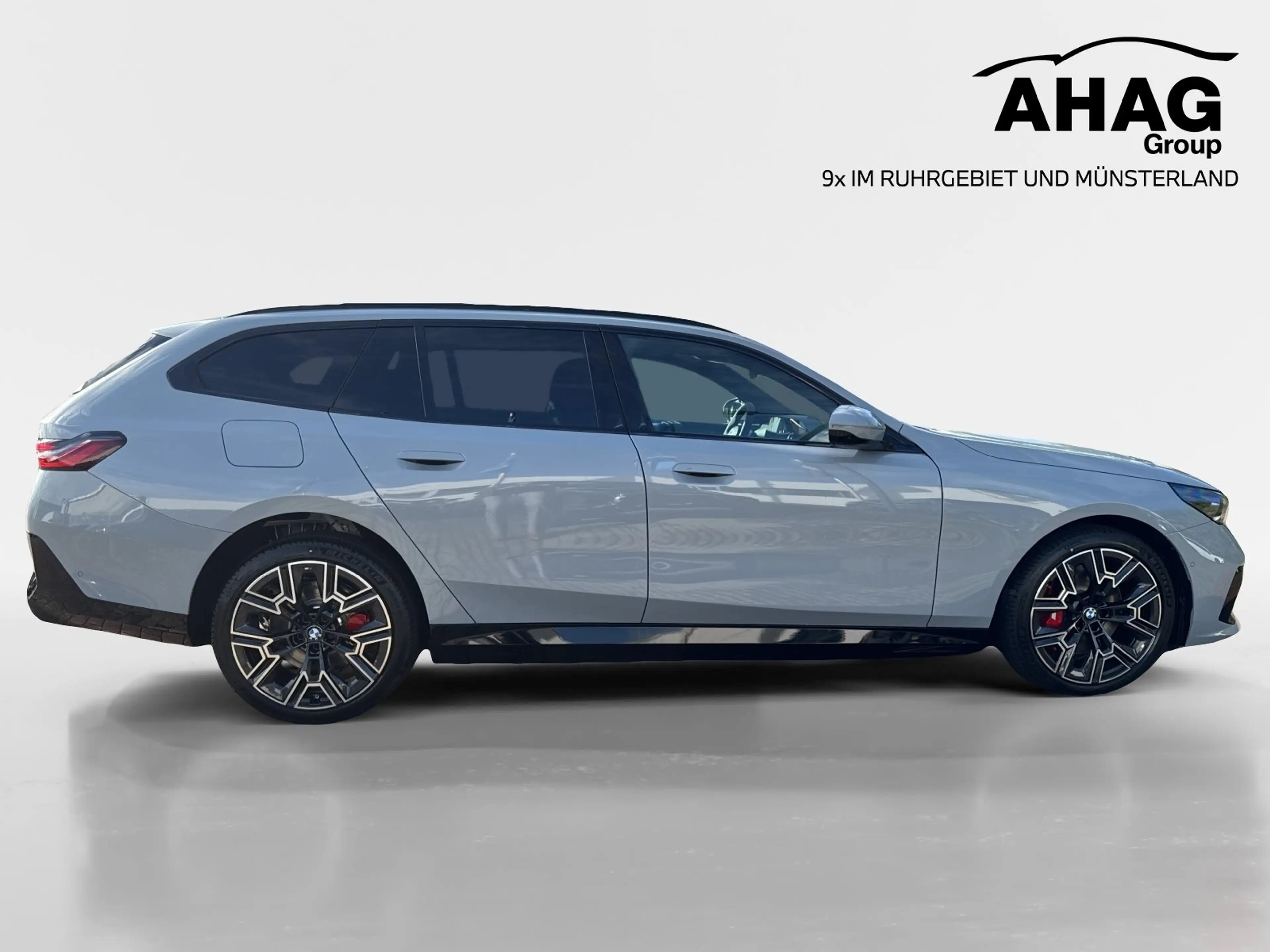 BMW i5 xDrive40 Touring — photo 3