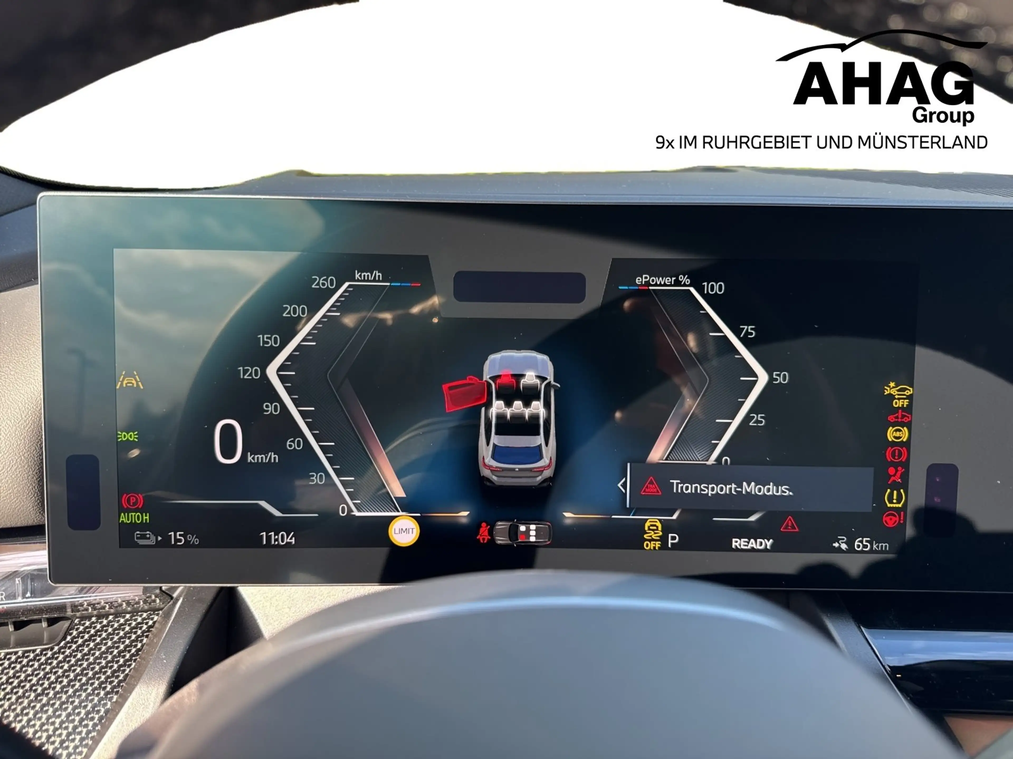 BMW i5 xDrive40 Touring — photo 11