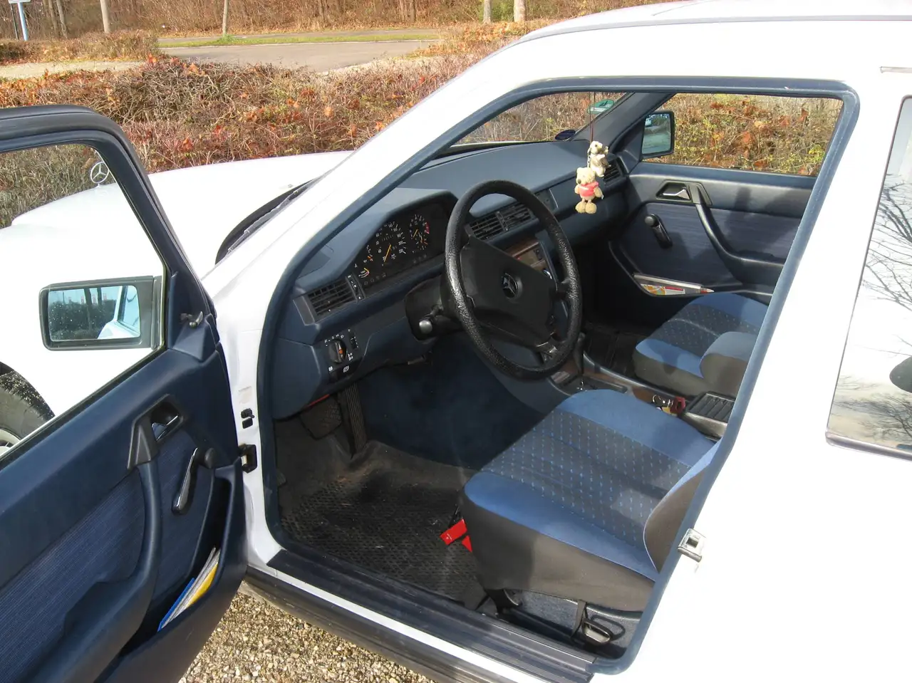 Mercedes-Benz E 230 230 E, foto 4