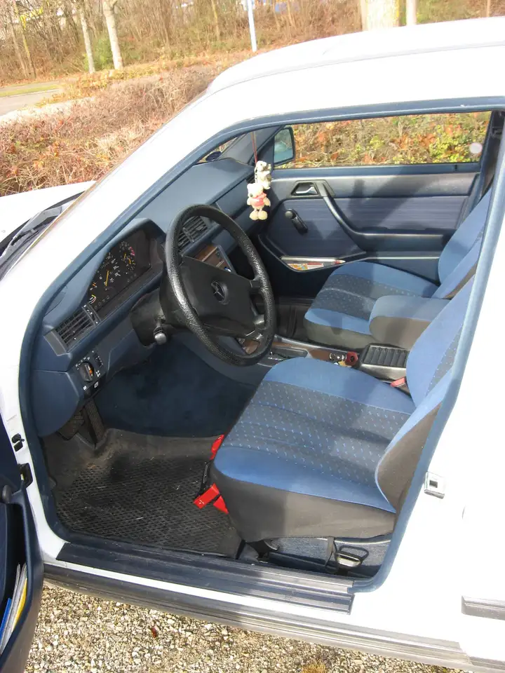 Mercedes-Benz E 230 230 E, foto 3