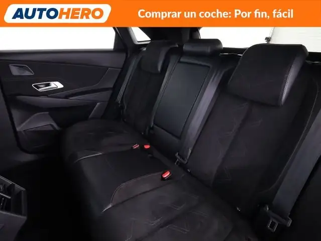 DS Automobiles DS 7 Crossback view 15