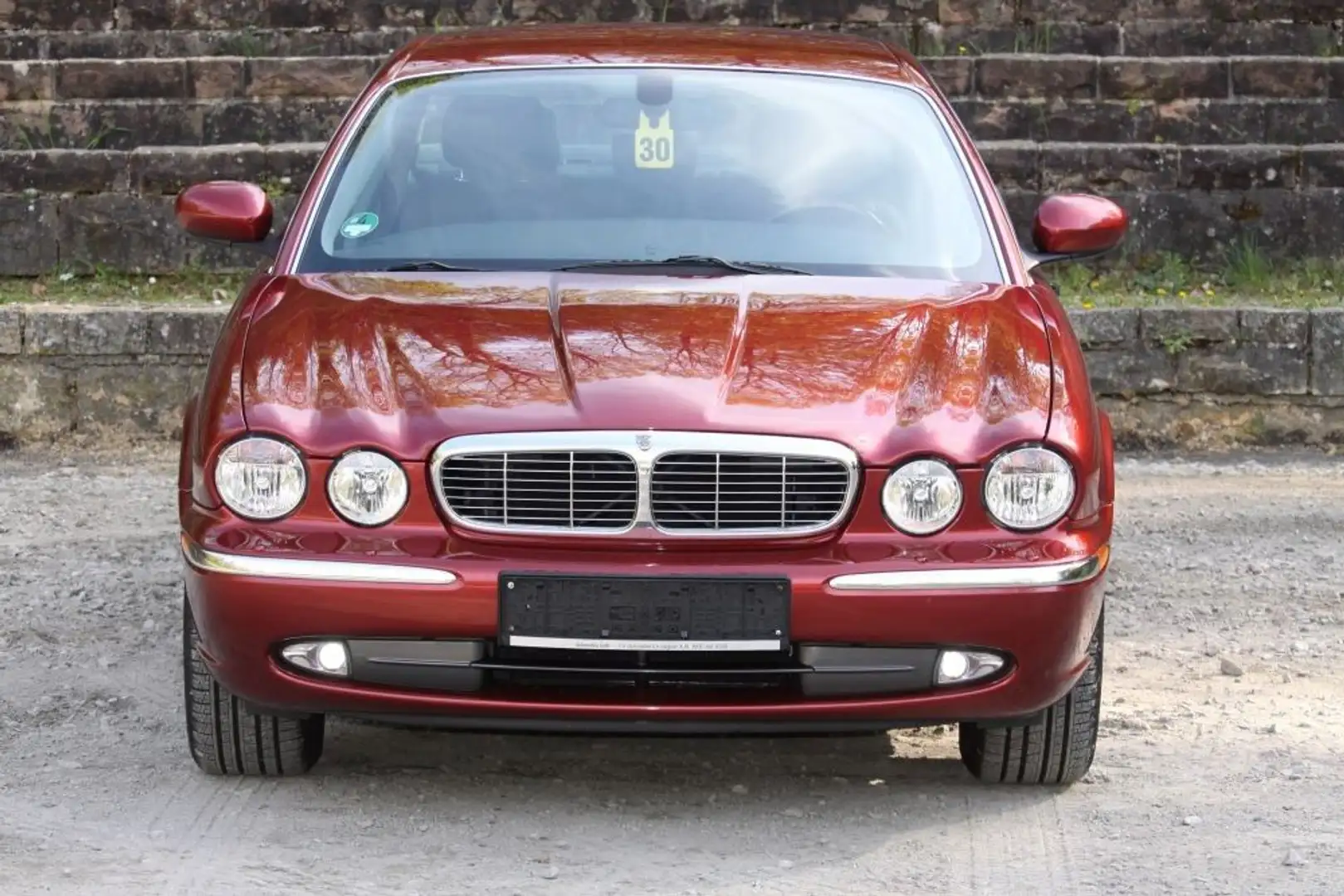 Jaguar XJ8 4.2 Liter mit 3 Jahren Garantie Rot - 1