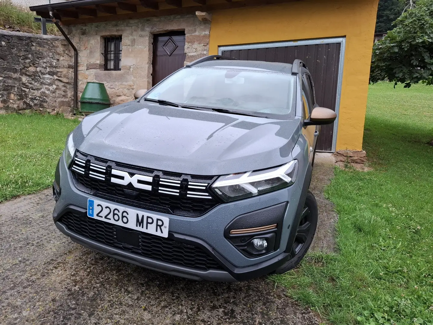 Dacia Jogger 1.0 ECO-G Extreme Go 74kW 7pl. - 1