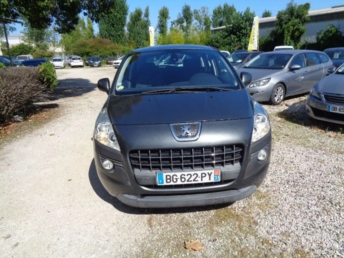 Peugeot 3008 1.6 HDI112 FAP PREMIUM Gris - 2