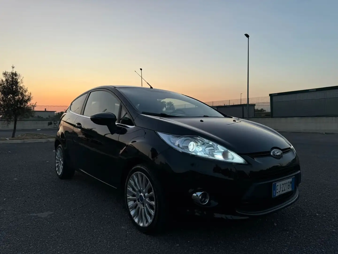 Ford Fiesta Fiesta 3p 1.6 tdci Titanium c/esp 95cv E5 Nero - 1