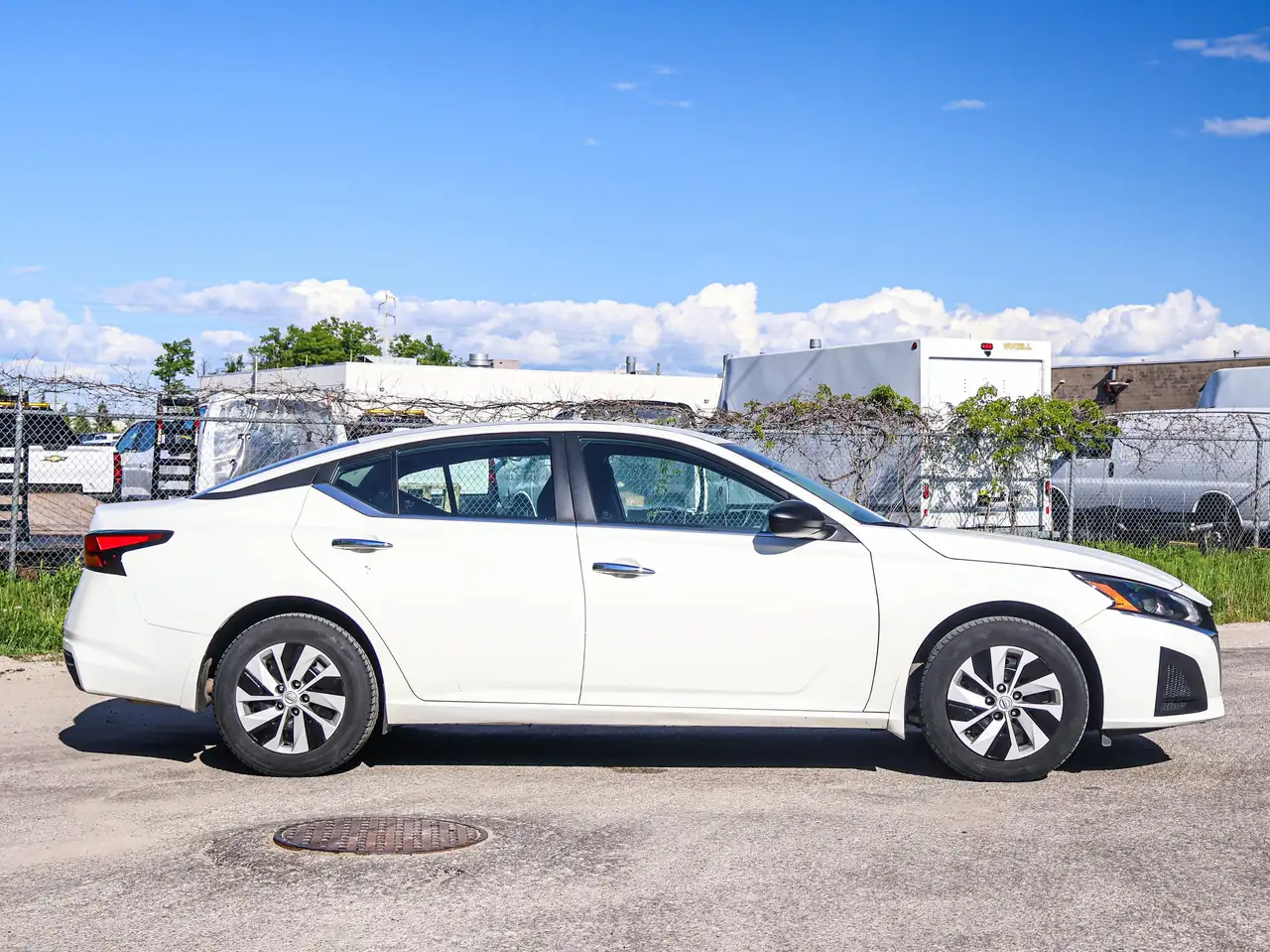 Nissan Altima снимка Nissan Altima