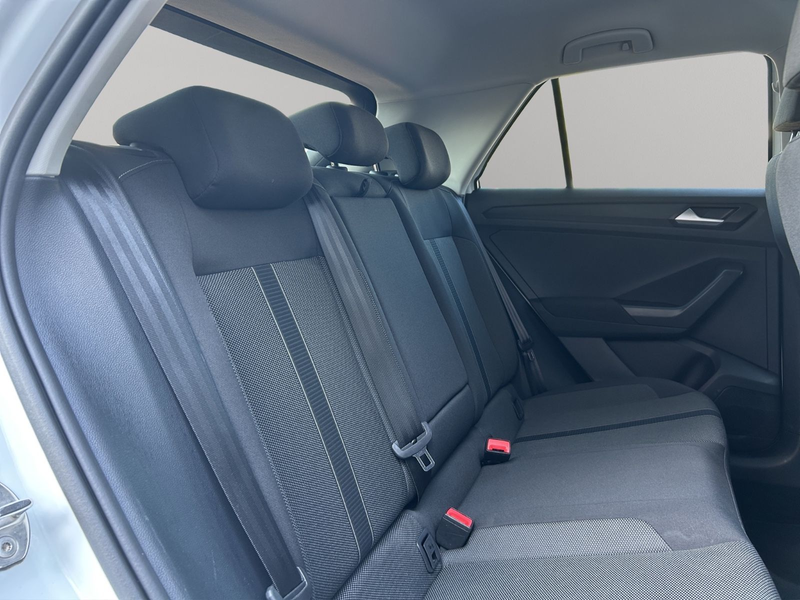 Volkswagen T-Roc Life — photo 14