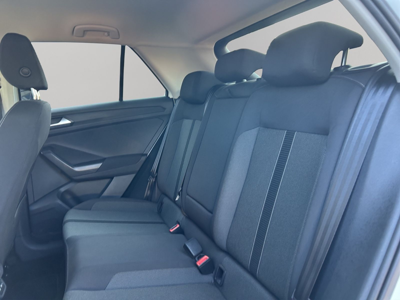 Volkswagen T-Roc Life — photo 13