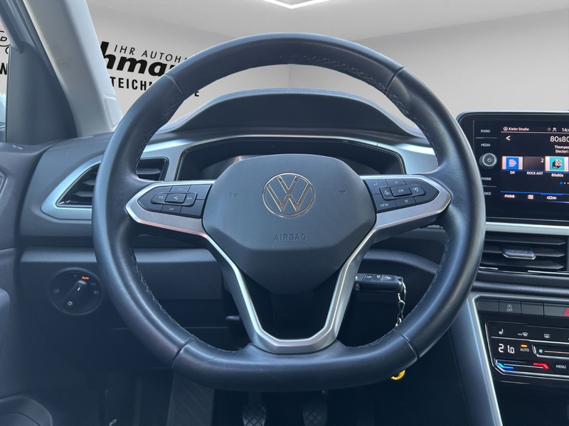 Volkswagen T-Roc Life — photo 15
