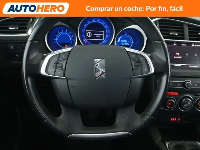 DS Automobiles DS 4 view 25