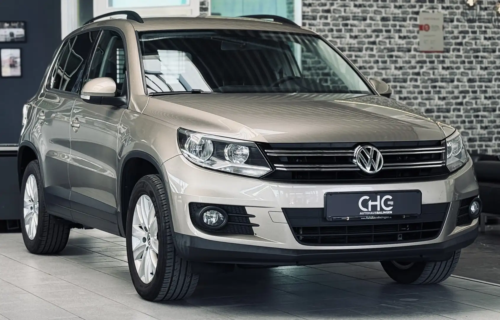 Volkswagen Tiguan Trend & Fun BMT Beige - 1