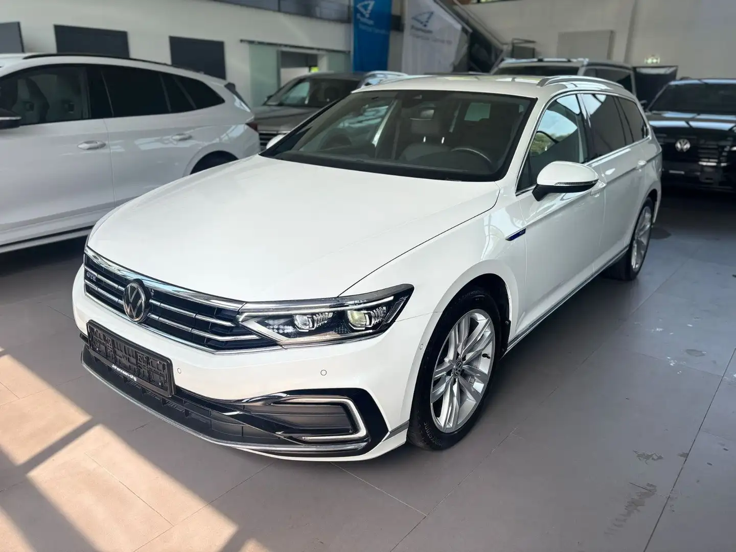 Volkswagen Passat Variant Passat GTE 1.4 TSI DSG AID/MATRIX/STHZ/KAM/AHK Blanc - 1