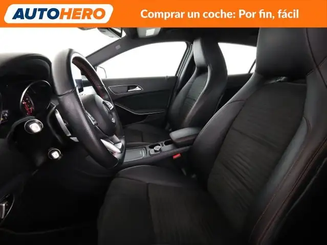 Mercedes-Benz Gla view 11