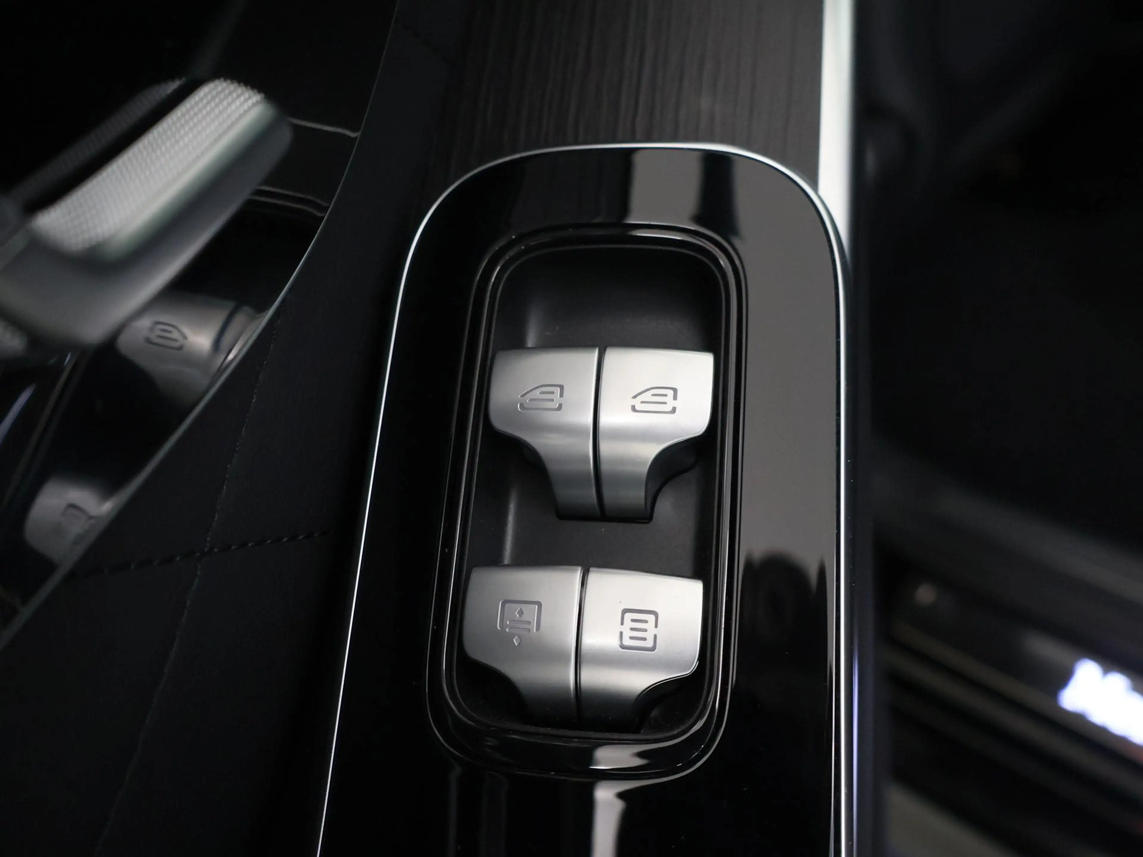 Mercedes-Benz S 580 e Lang AMG Line | Digital Light | Rear Executive p — photo 14