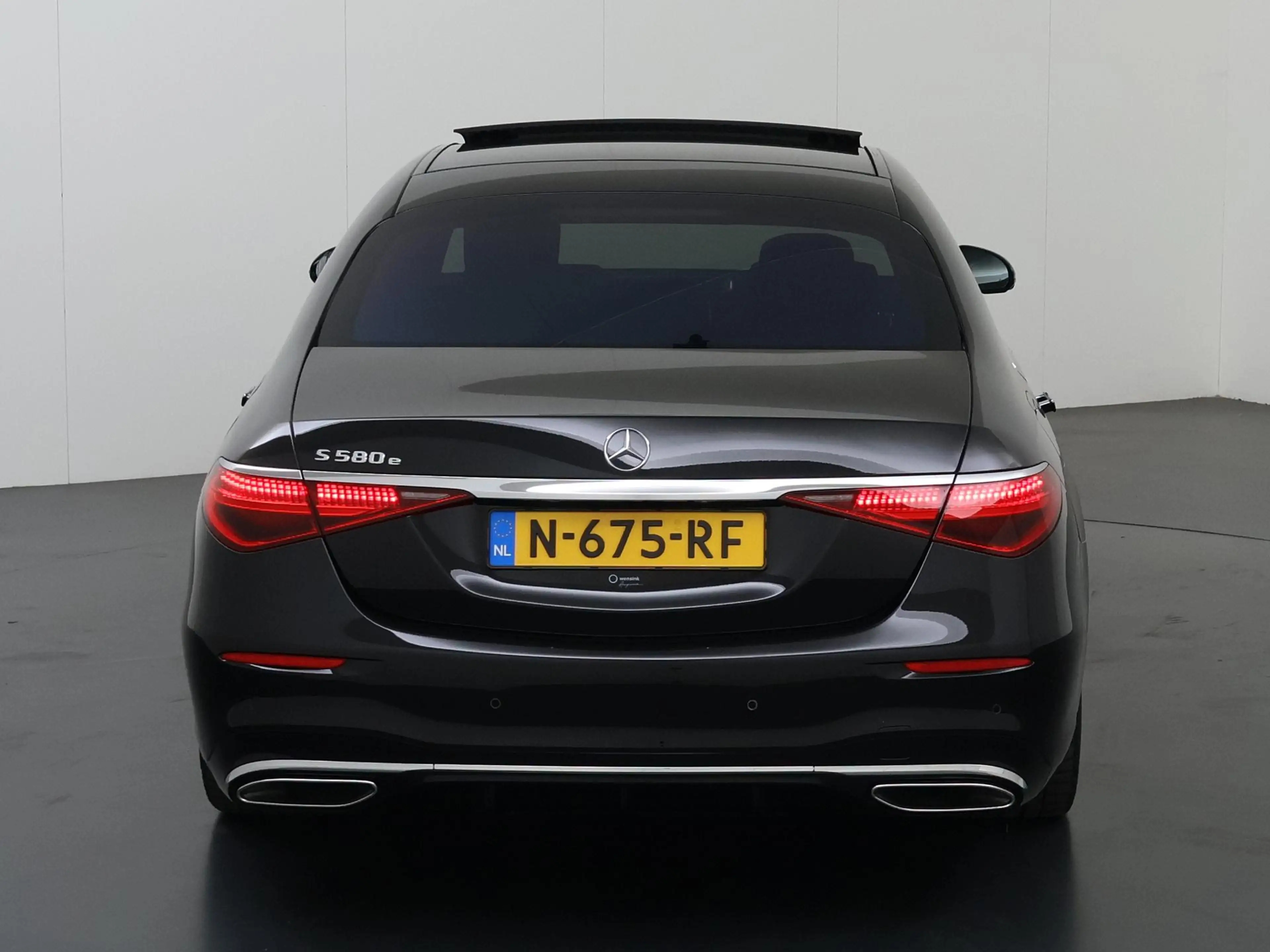 Mercedes-Benz S 580 e Lang AMG Line | Digital Light | Rear Executive p — photo 4