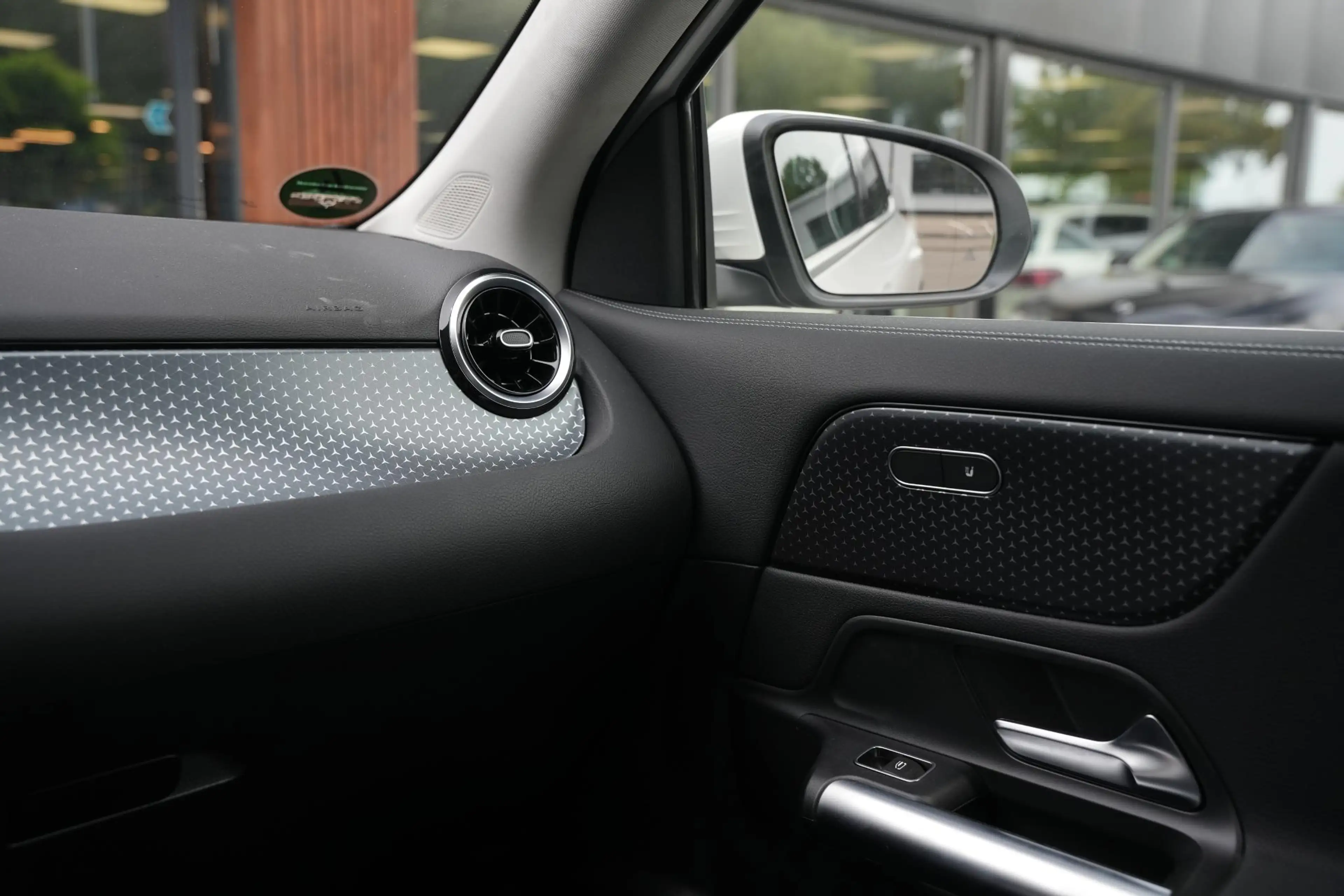 Mercedes-Benz GLA 250 e Business Solution Adapt. Cruise Stoelverw. LED D — photo 38