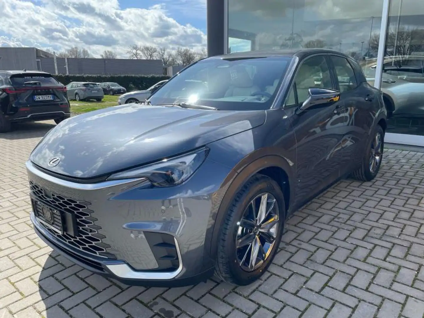 Lexus LBX Hybrid Elegant Gris - 1
