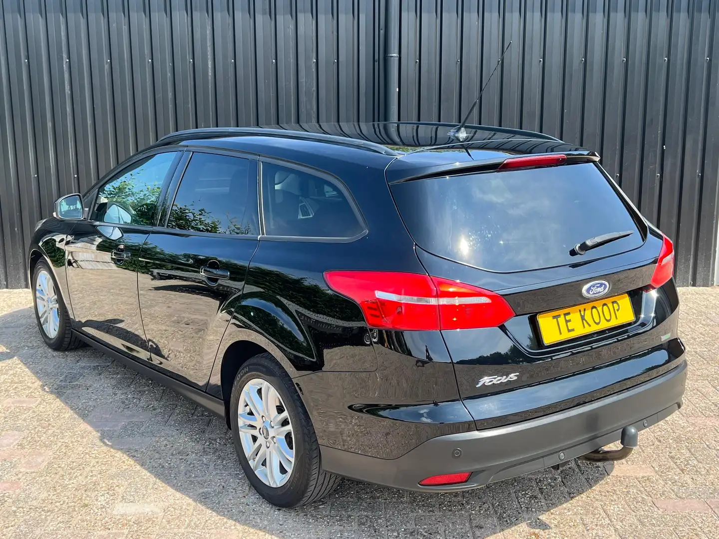 Ford Focus 1.0 EcoBoost Wagon | Trekhaak | Navi | Cruise Noir - 2