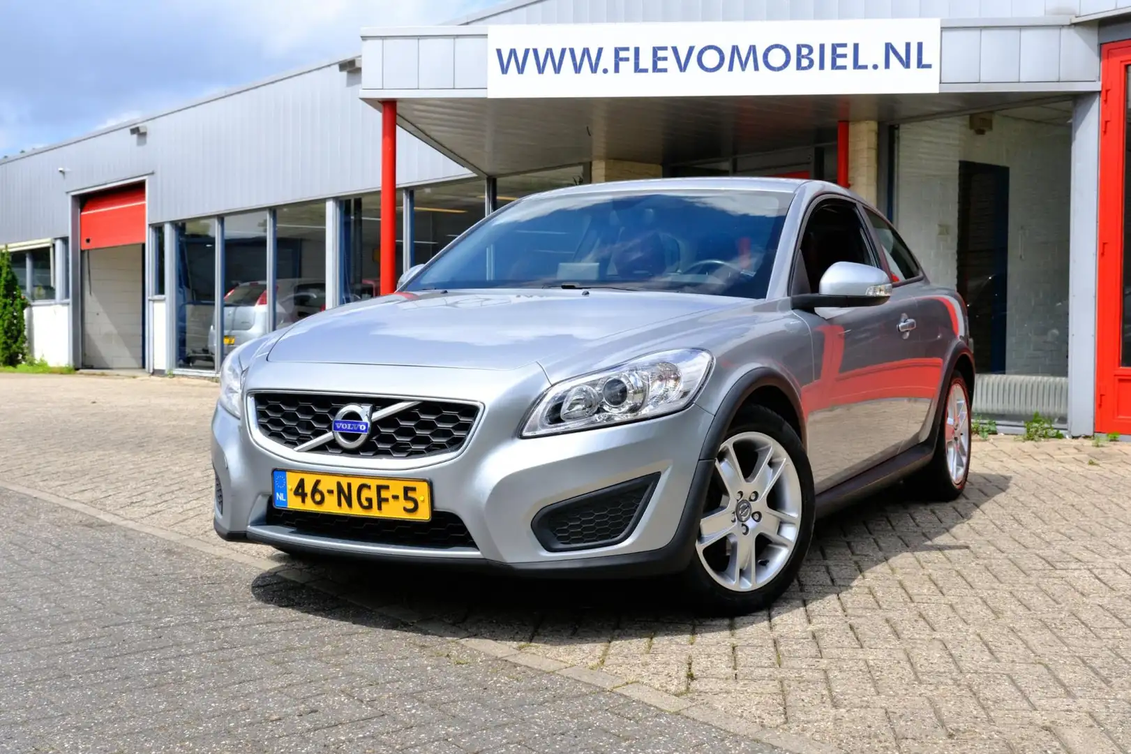 Volvo C30 2.0 Kinetic Navi|Leder|Clima|LMV Grau - 1