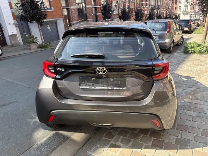 Toyota Yaris IV — photo 8
