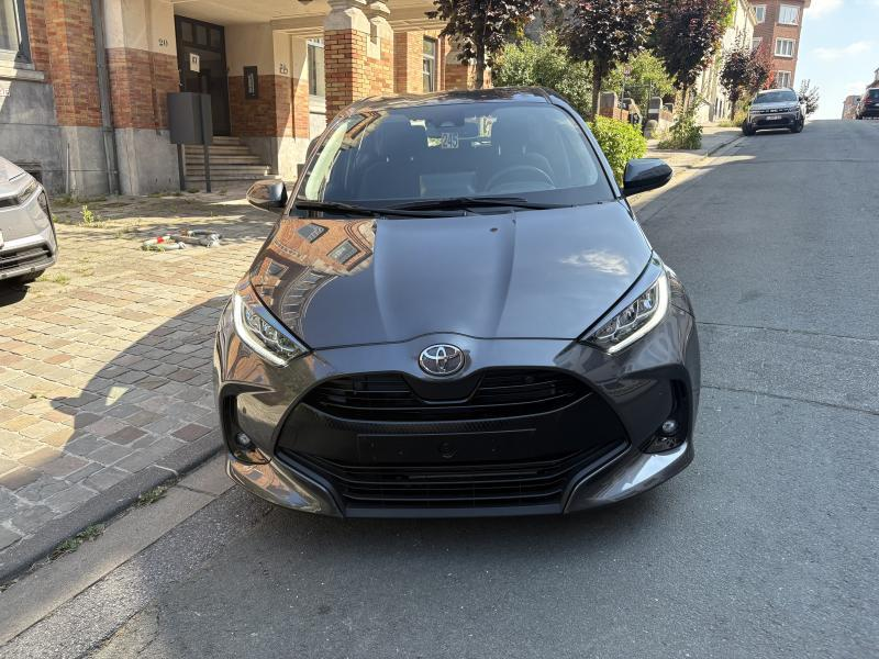 Toyota Yaris IV — photo 2