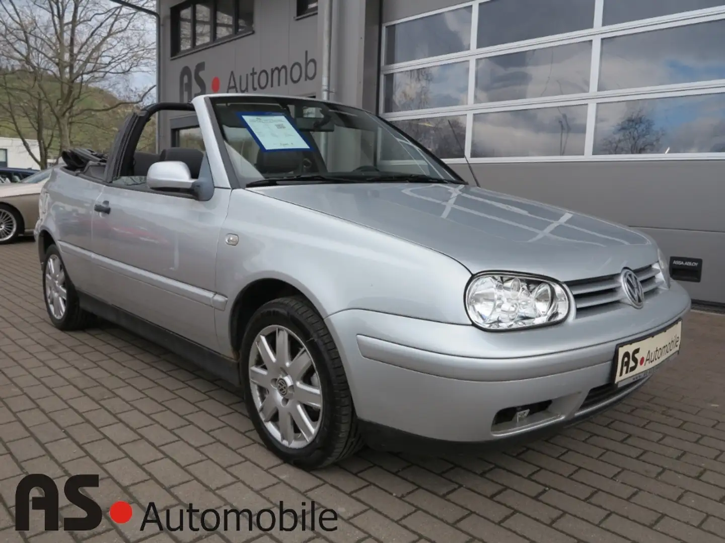 Volkswagen Golf IV Cabriolet Sportl. 2.0 Servo*SHZ*HU 10/25 Silber - 1