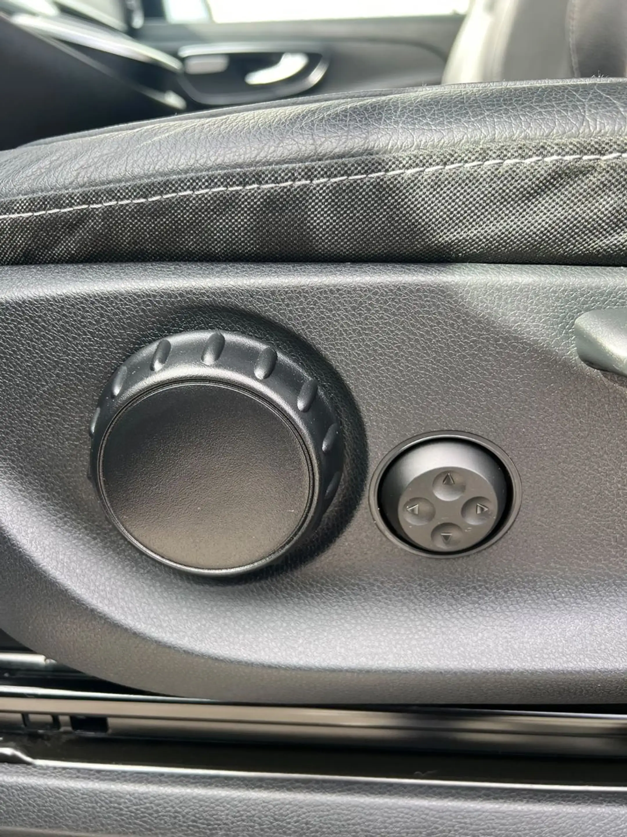 Mercedes-Benz V 250 LANG 9G AMG-LINE EDITION 360° EL.TÜREN LED — photo 14