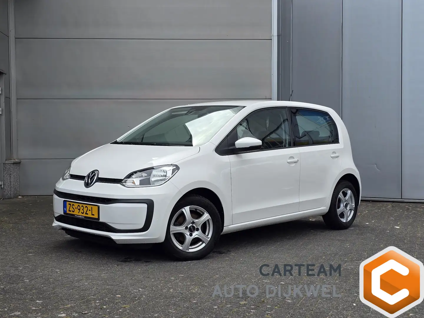 Volkswagen up! 1.0 BMT move up! Executive Wit - 1