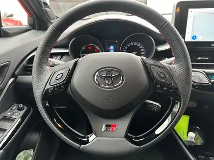 Annonce voiture d'occasion Toyota C-HR - CARADIZE