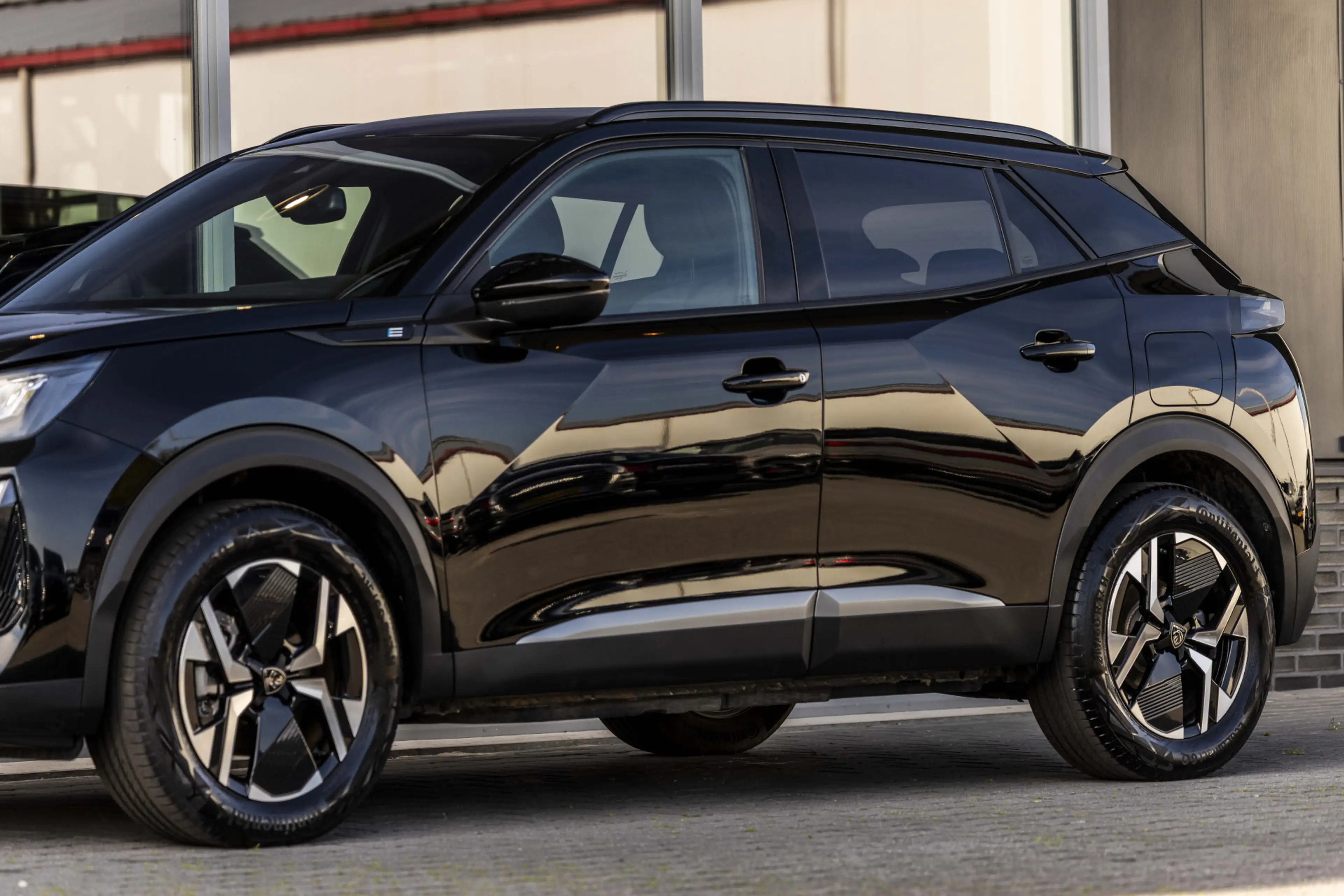 Peugeot e-2008 EV Active Pack 50 kWh | CAM | ACC | Carplay — photo 14