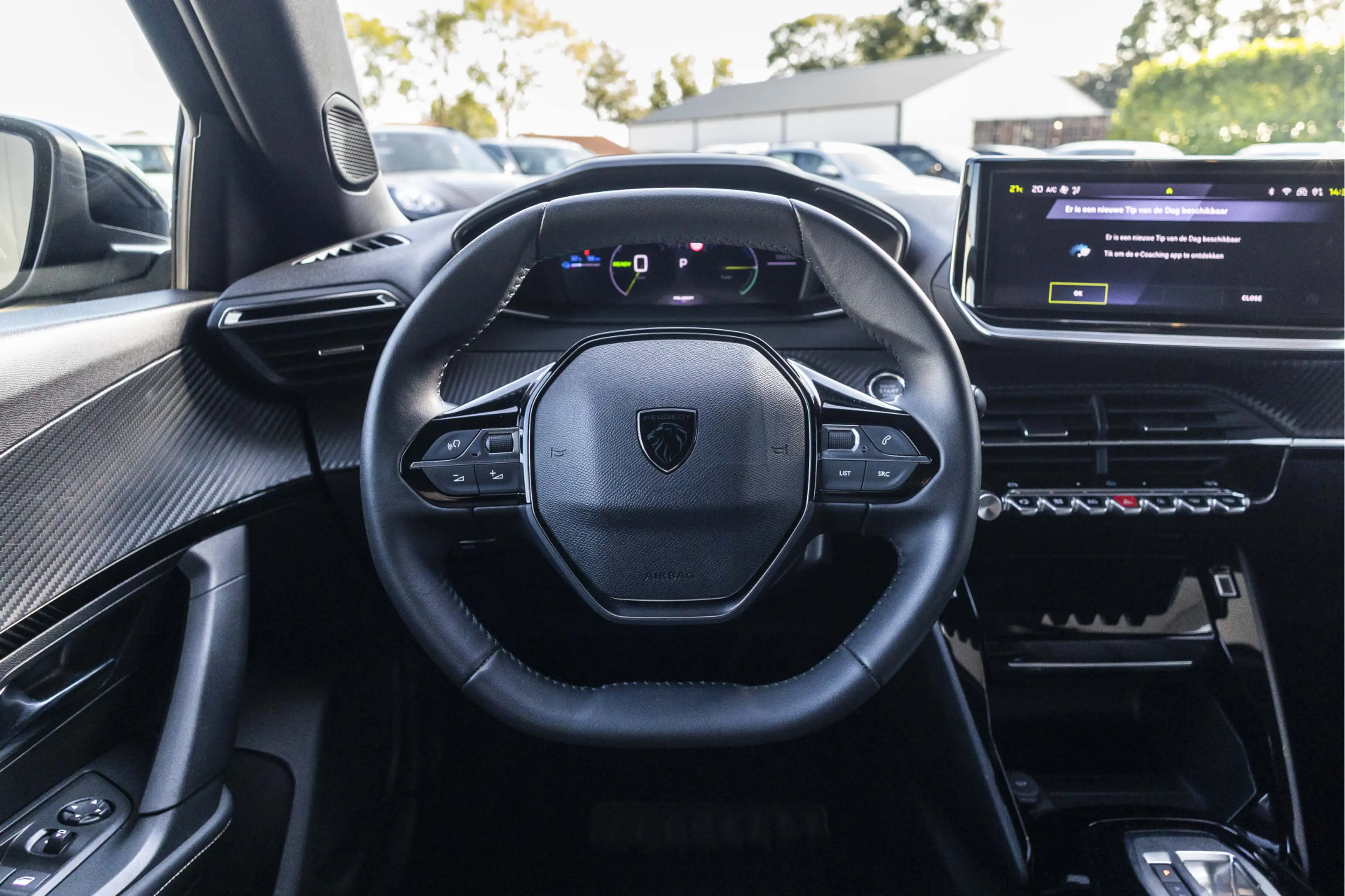 Peugeot e-2008 EV Active Pack 50 kWh | CAM | ACC | Carplay — photo 6