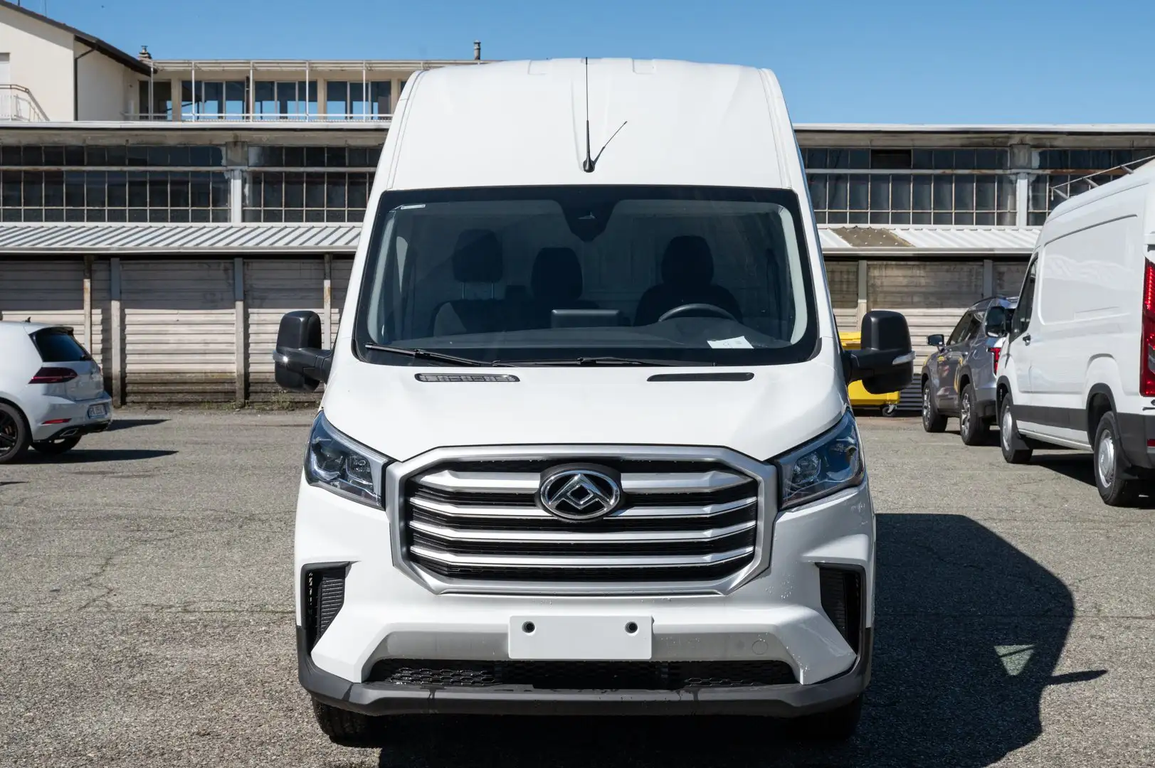 Maxus Deliver9 2.0CRDI 150CV AWD PL-TM Furgone Bianco - 2