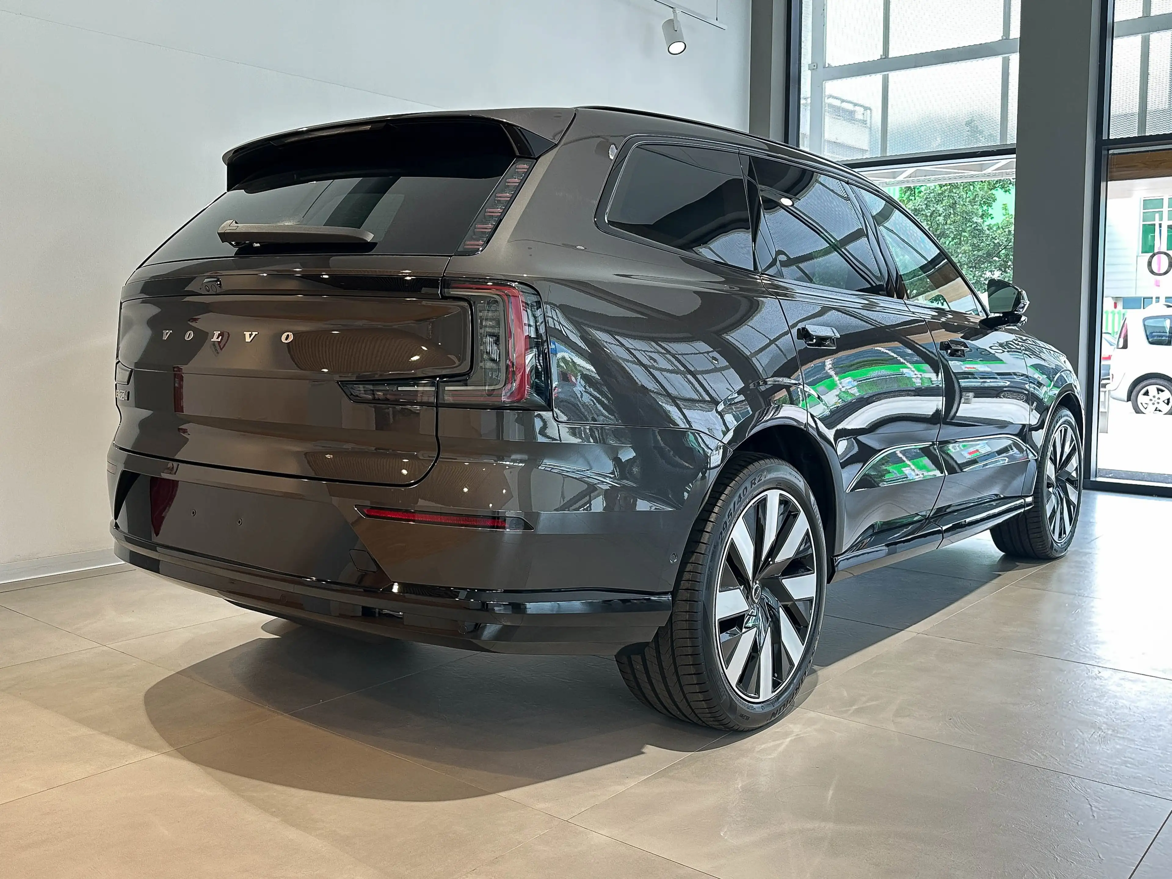 Volvo EX90 Ultra Twin Motor AWD 111kW - 7 Sitzer — photo 3
