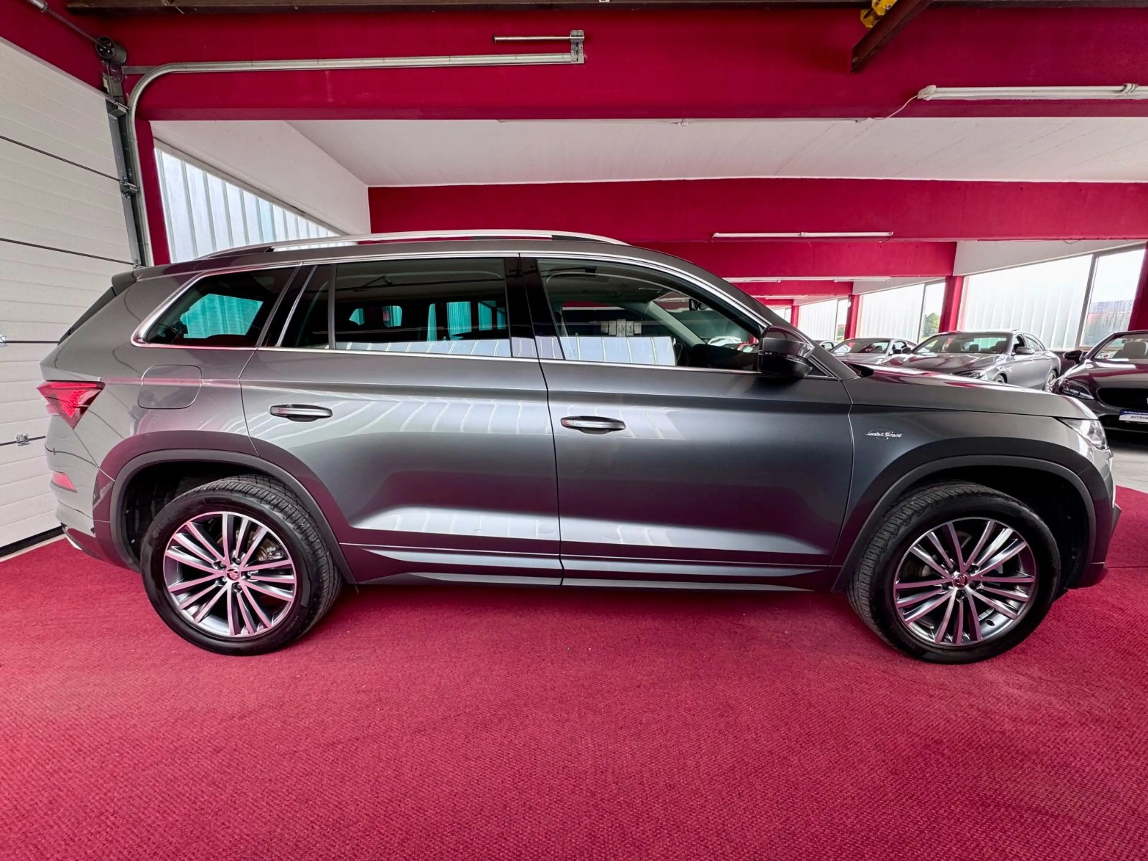 Skoda Kodiaq 2.0TFSI L&K 7 Sitze 4x4 Pano AHK ACC 360° — photo 6
