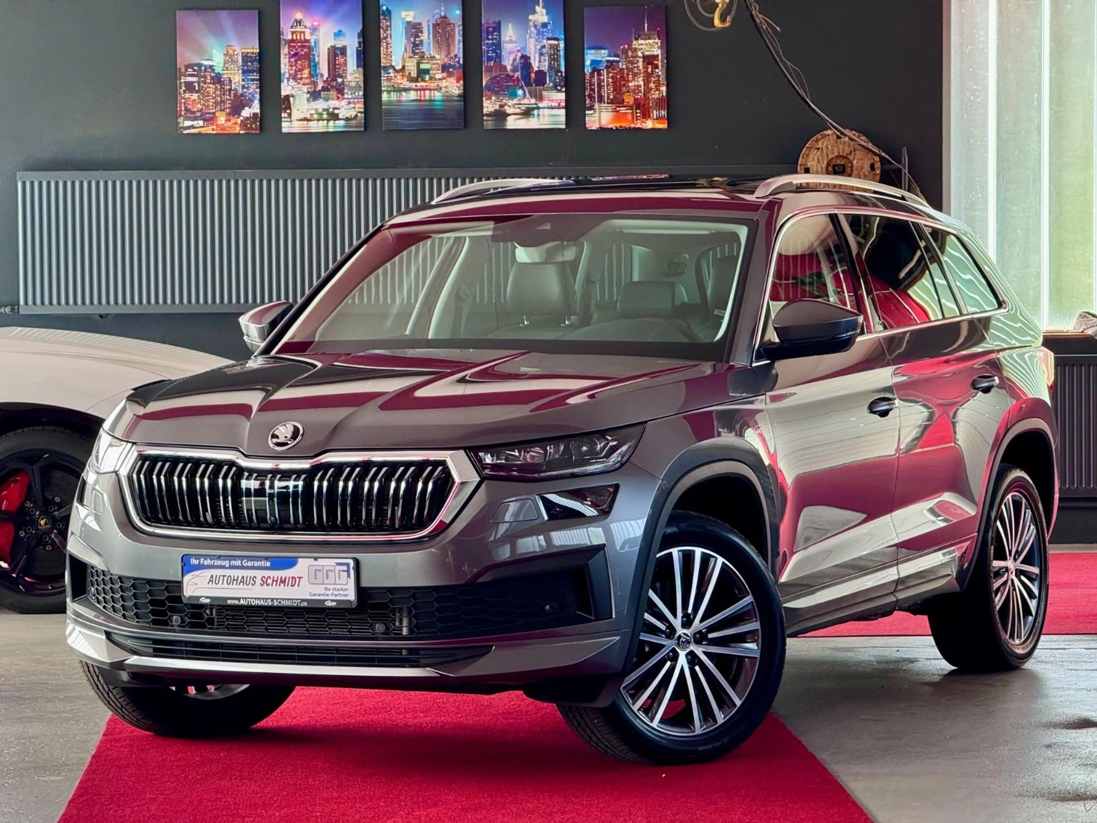 Skoda Kodiaq 2.0TFSI L&K 7 Sitze 4x4 Pano AHK ACC 360°