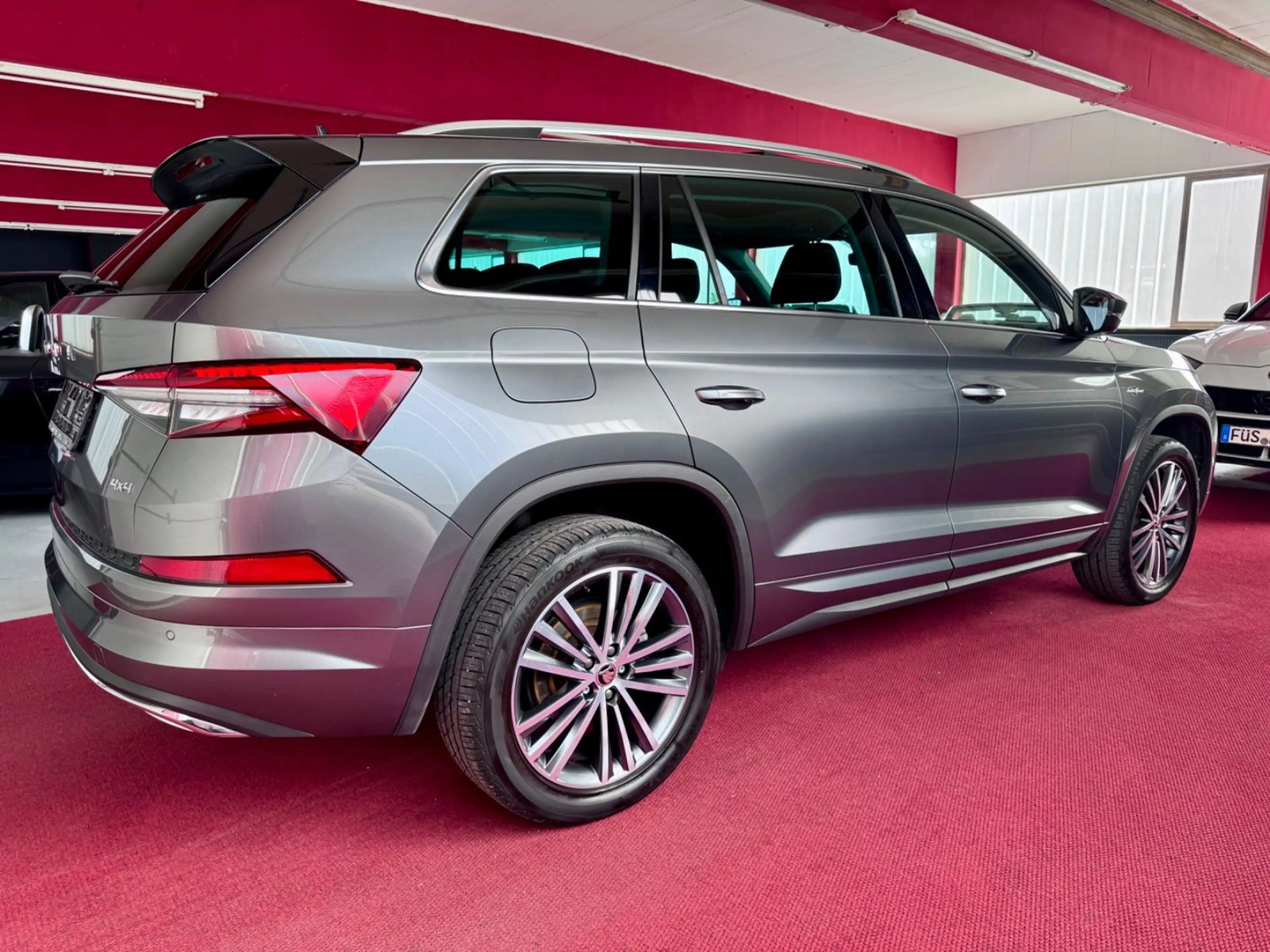 Skoda Kodiaq 2.0TFSI L&K 7 Sitze 4x4 Pano AHK ACC 360° — photo 7